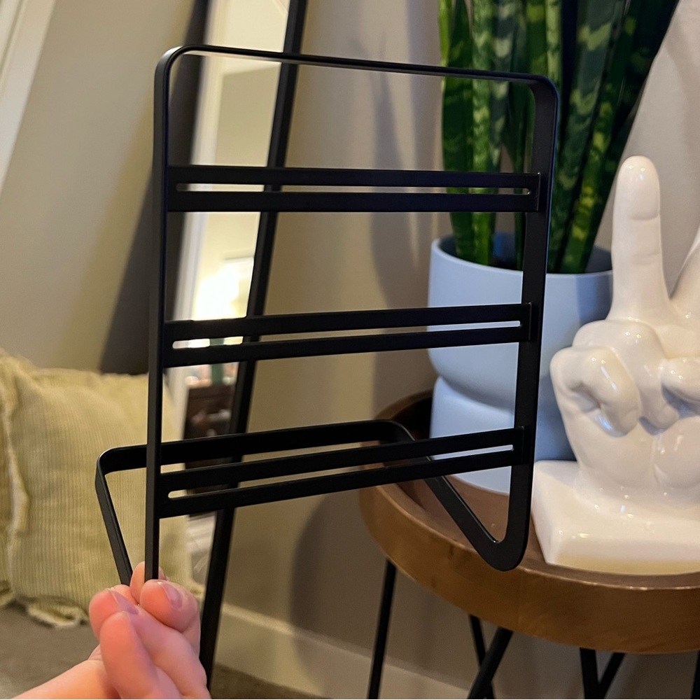 Metal Earring Stand